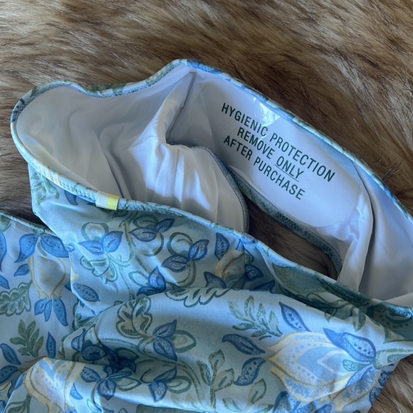 Summersalt Mini-Ruffle Ruched Swimsuit/Headband/Scrunchie/Bag Set - Picture 11 of 16